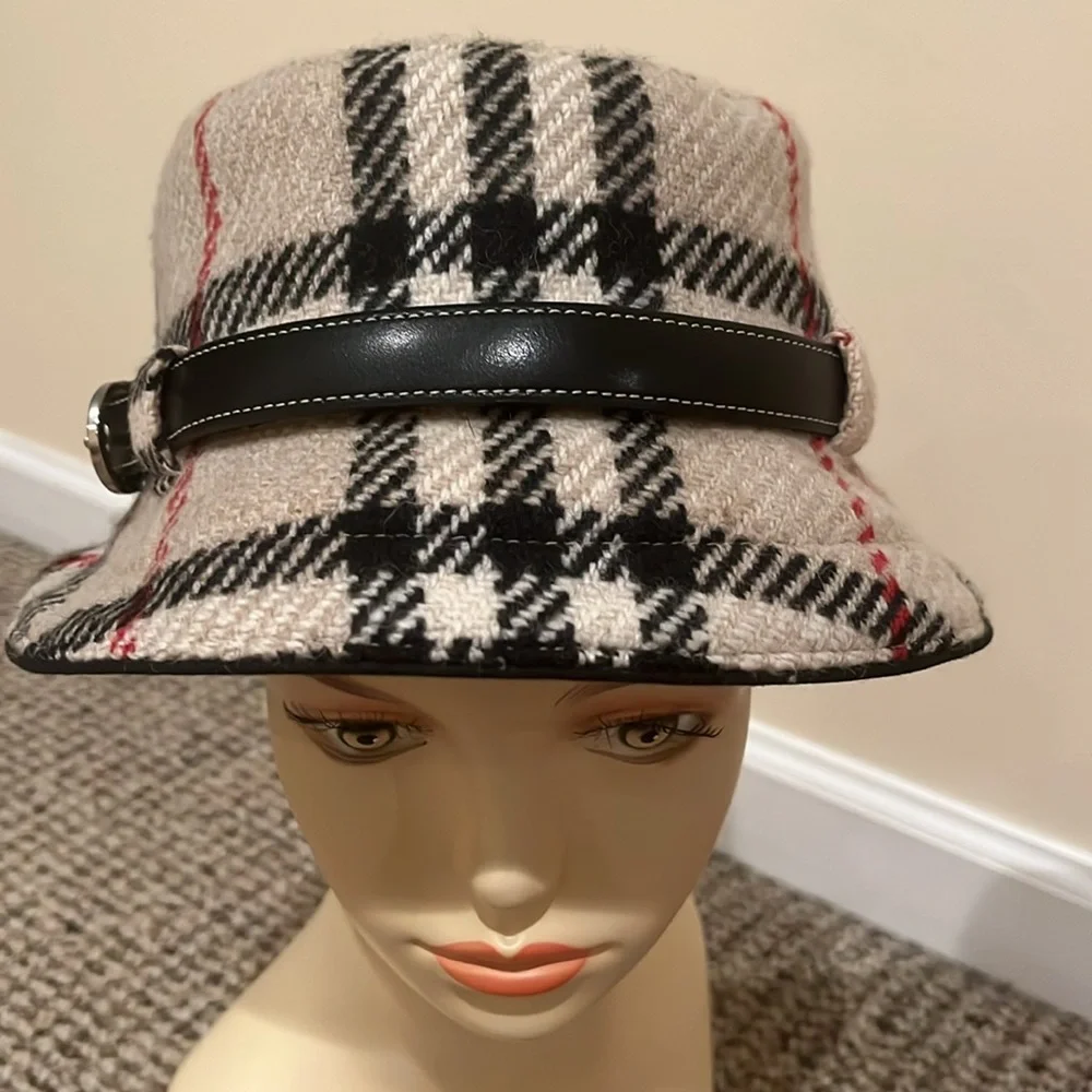 Preowned Burberry wool buckle hat - Picture 2 of 3